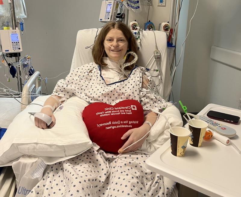 2022年，凯瑟琳·赫尔曼从心脏移植手术中恢复过来. (图片由Katherine Herrmann提供)
